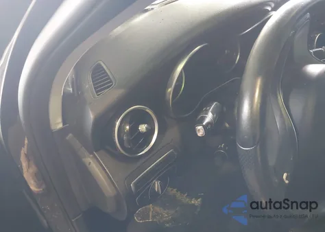 2015 Mercedes-Benz C 300 4Matic/Luxury 4Matic/Sport 4Matic z USA, uszkodzony, nr VIN 55SWF4KB7FU011133